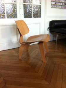 Chaise LCW Eames édition Vitra