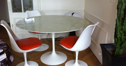 Table tulipe Saarinen Knoll international