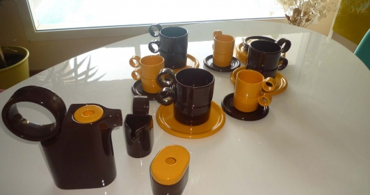 Service  à café et chocolat 15 pièces – vintage – années 70′