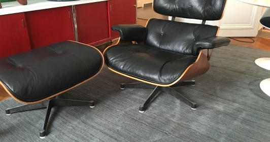 Fauteuil lounge chair et son ottoman Charles Eames édition Herman Miller