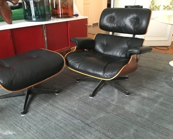 Fauteuil lounge chair et son ottoman Charles Eames édition Herman Miller
