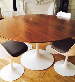 Table tulipe Saarinen de Knoll en noyer