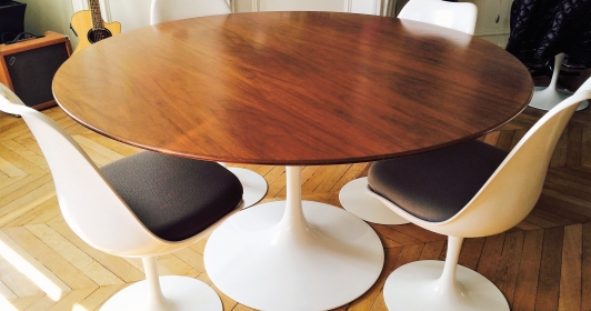 Table tulipe Saarinen de Knoll en noyer