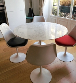Table tulipe en marbre Saarinen édition Knoll