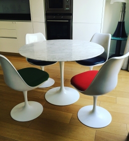 Table tulipe en marbre Saarinen édition Knoll