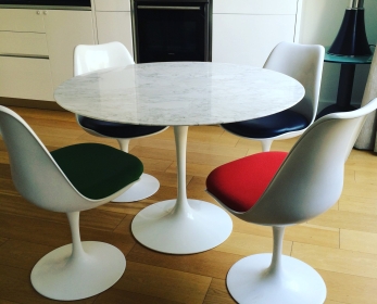 Table tulipe en marbre Saarinen édition Knoll