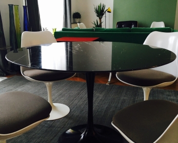Table tulip Saarinen édition Knoll marbre noir Marquina