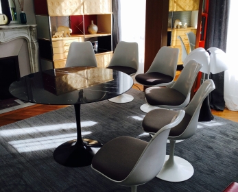 Table tulip Saarinen édition Knoll marbre noir Marquina