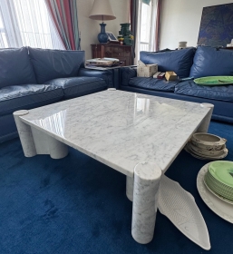 Table basse modèle Jumbo de Gae Aulenti pour Knoll édition