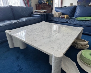 Table basse modèle Jumbo de Gae Aulenti pour Knoll édition