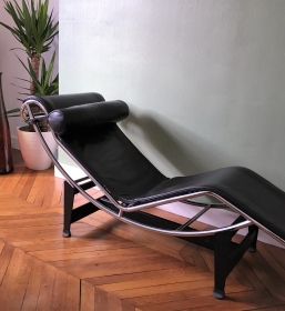 Chaise LC 4 de Le Corbusier édition Cassina