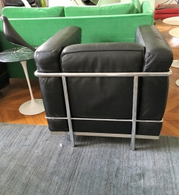 Fauteuils LC 2 Le Corbusier, édition Cassina