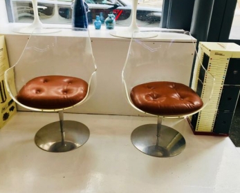 Chaises Champagne Laverne édition Forme Nouvelle