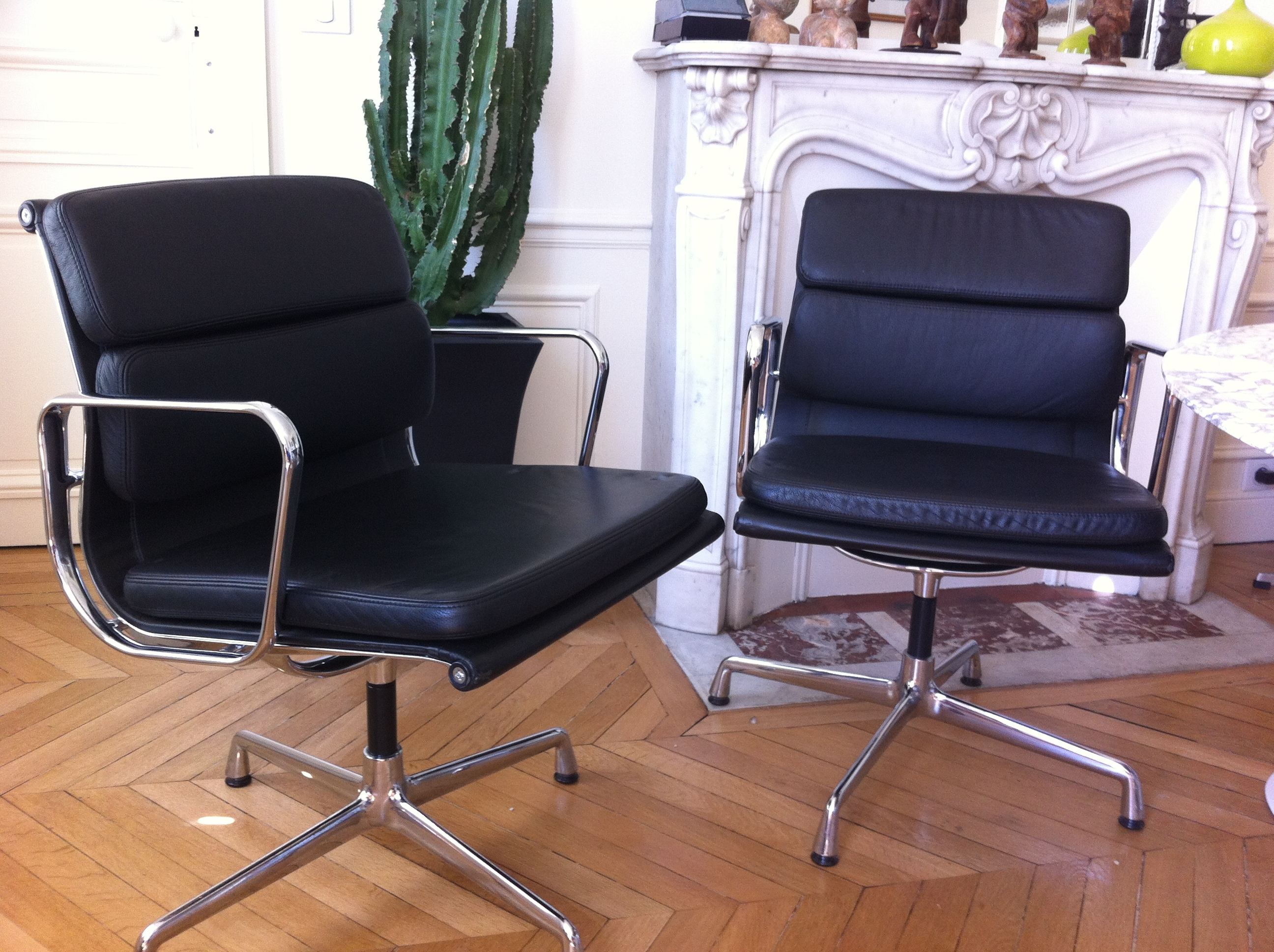 Fauteuils Soft Pad Charles Eames pour Vitra