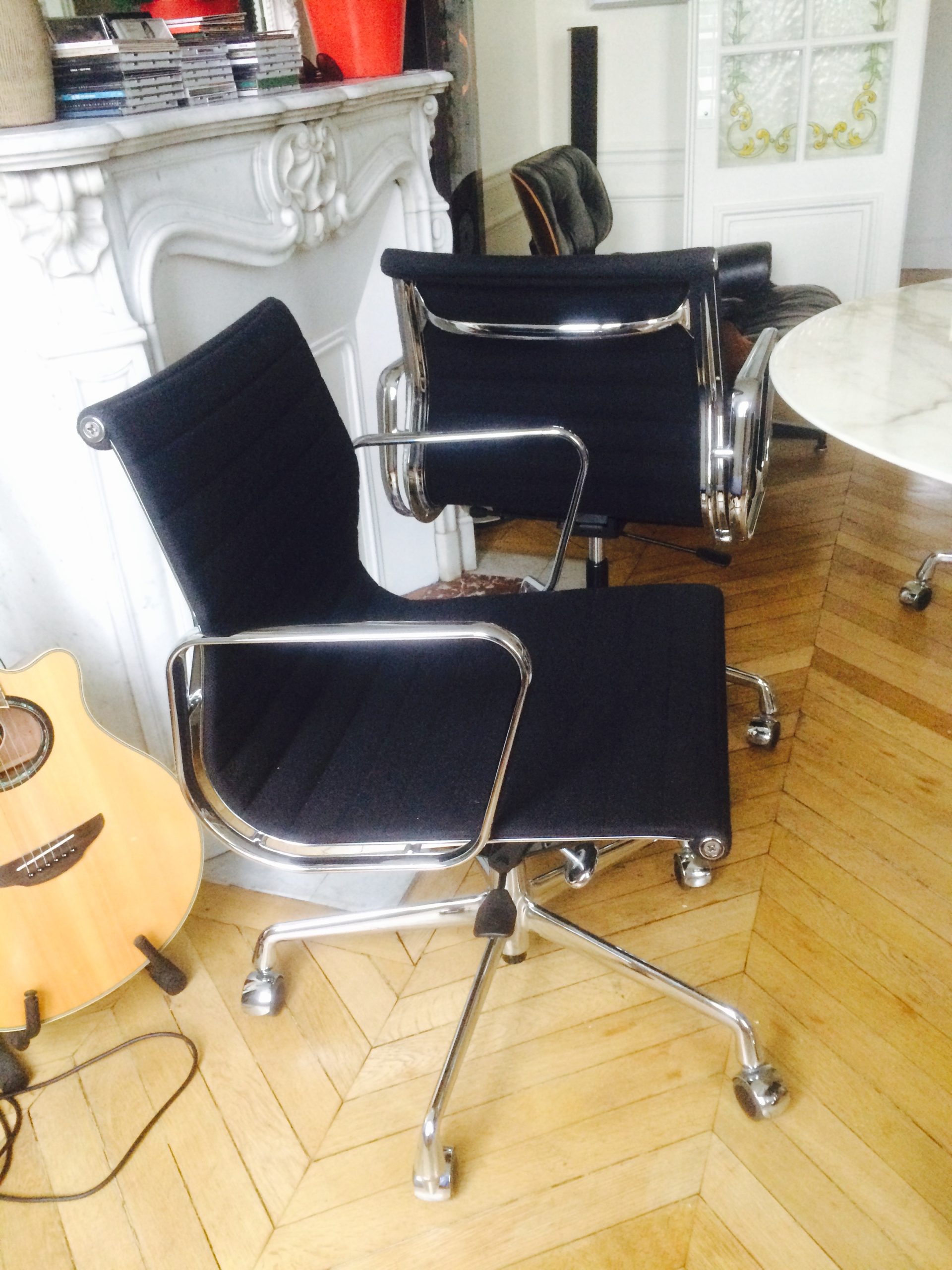 Fauteuils Soft pad EA 208 édition Vitra