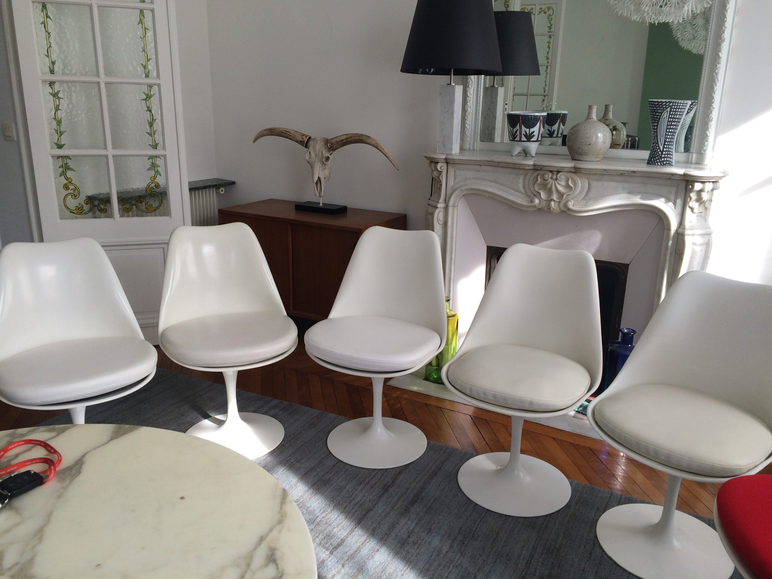 Authentiques chaises tulipe Saarinen édition Knoll