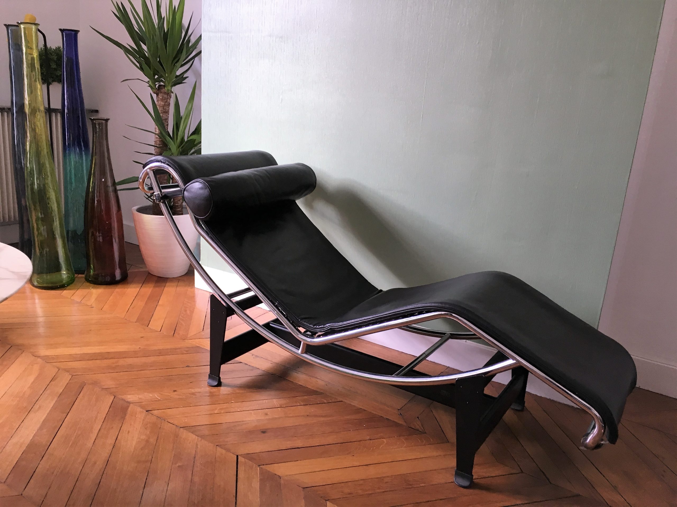 Chaise LC 4 de Le Corbusier édition Cassina