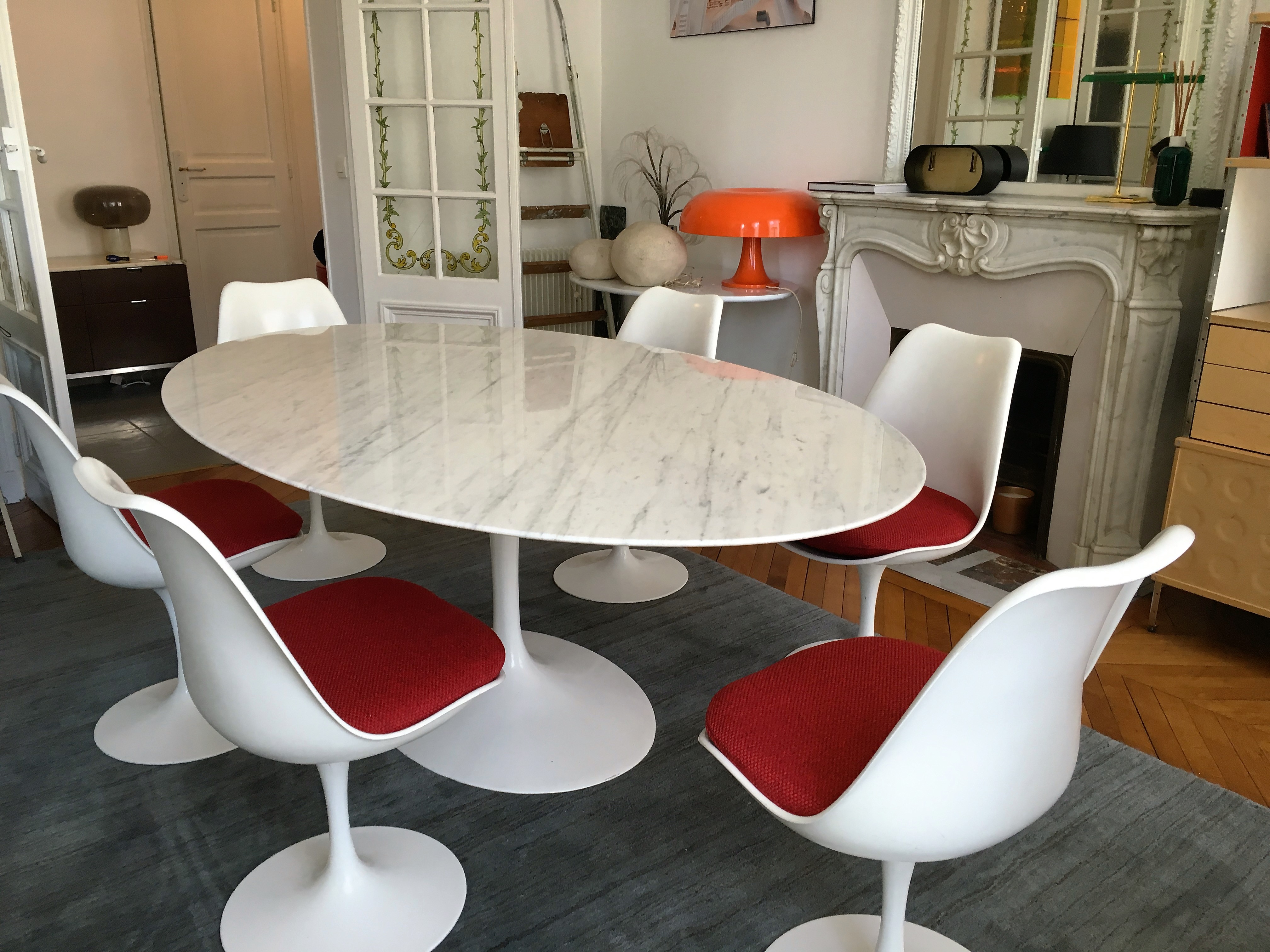 Ensemble table et chaises Saarinen édition Knoll