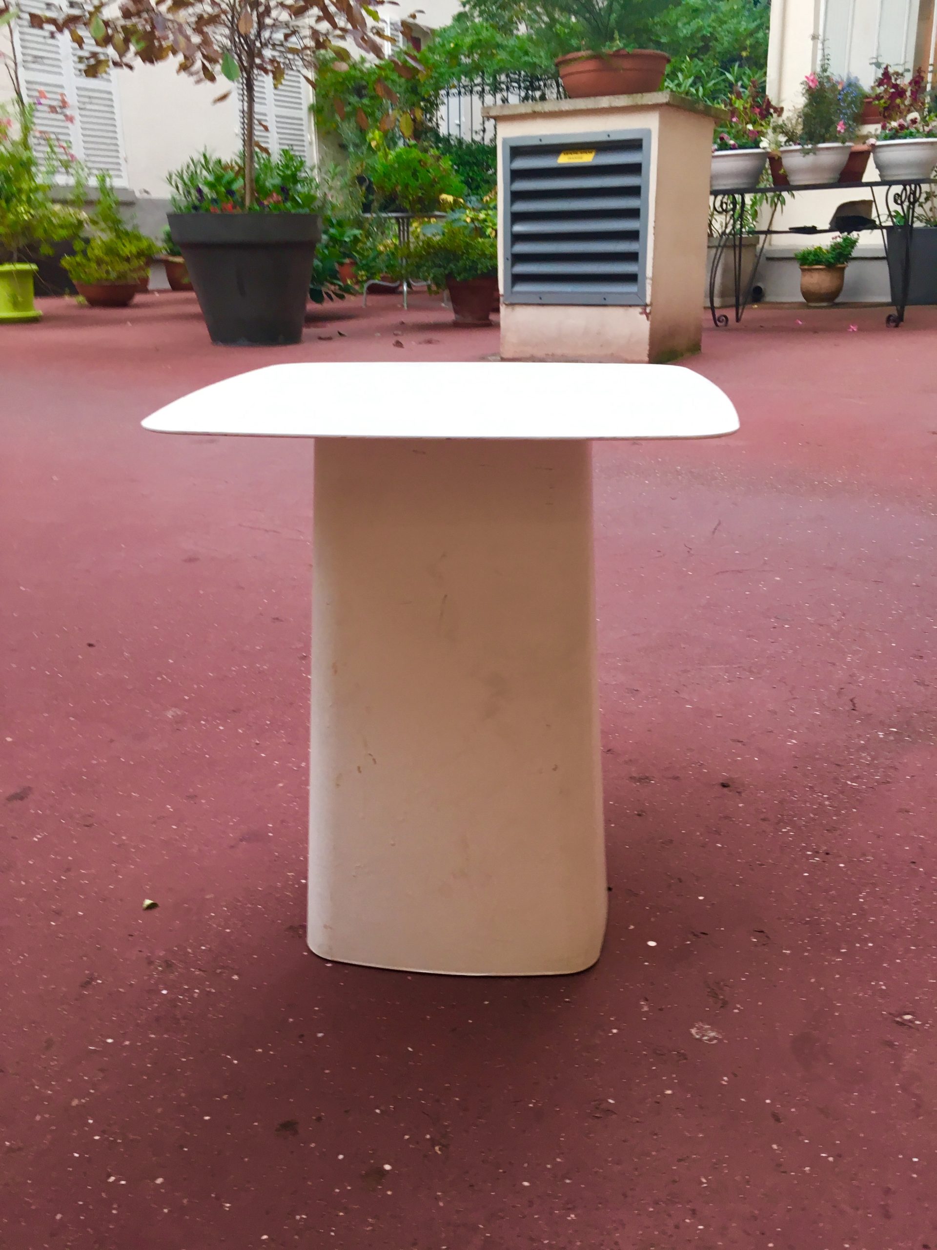 Guéridon RICIOTTI d’après les frères Bouroullec